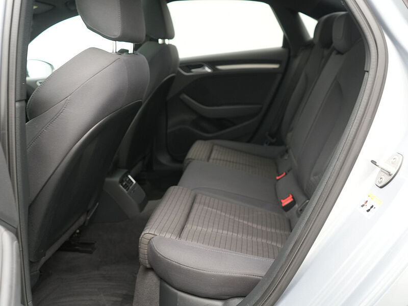 Audi A3 Limousine S-TRON AHK ACC NAVI PANO SHZ XENON