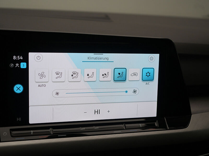 Volkswagen Golf VIII Life DSG ACC NAVI LED PDC CARPLAY