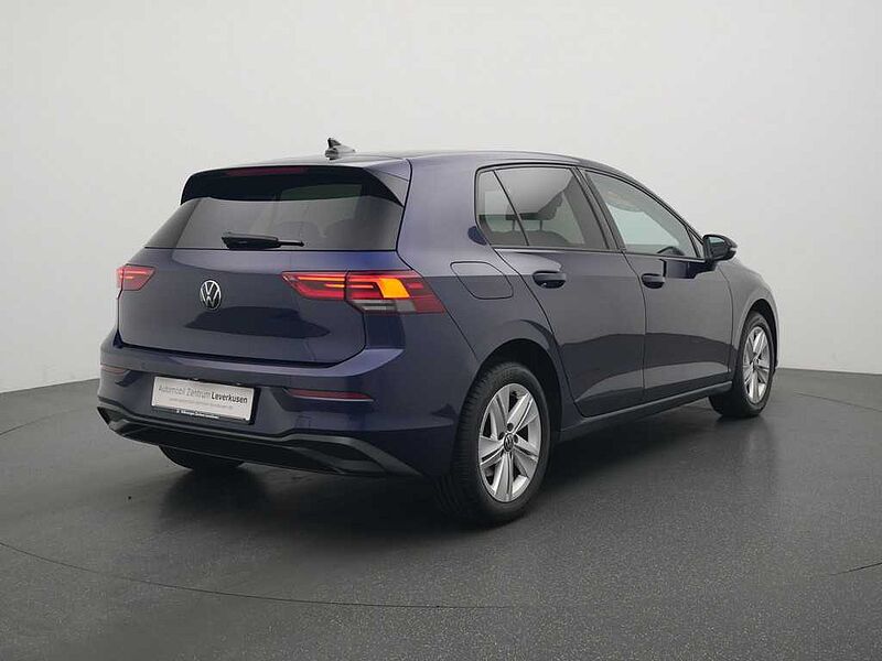 Volkswagen Golf VIII Life DSG ACC NAVI LED PDC CARPLAY