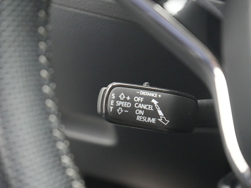 SKODA SUPERB Combi iV Sportline DSG MATRIX PANO AHK