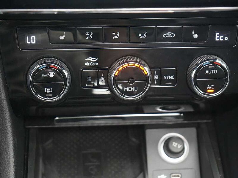 SKODA SUPERB Combi iV Sportline DSG MATRIX PANO AHK