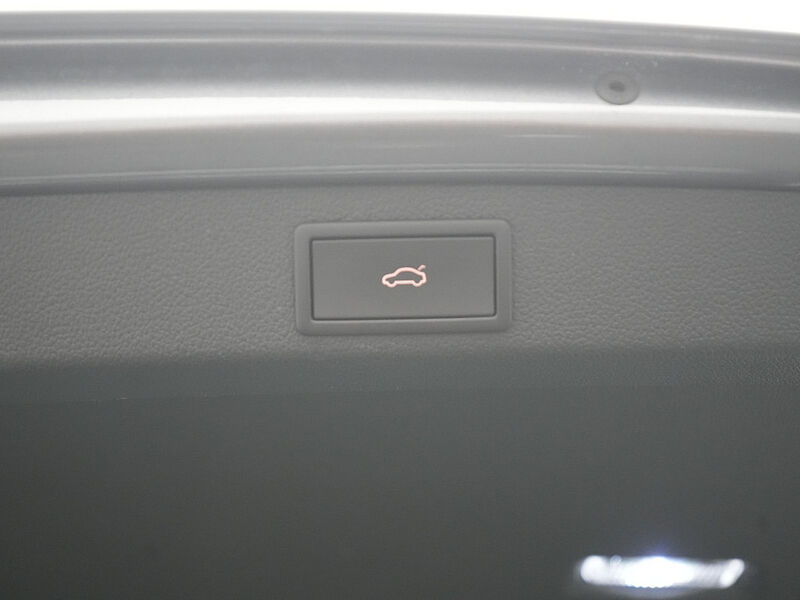 SKODA SUPERB Combi iV Sportline DSG MATRIX PANO AHK