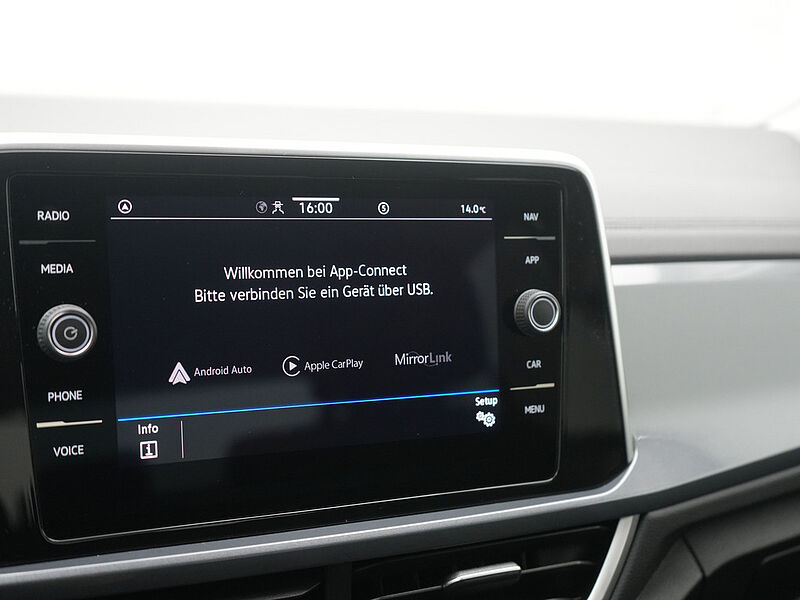 Volkswagen T-Roc DSG ACC STANDHZ LED PDC