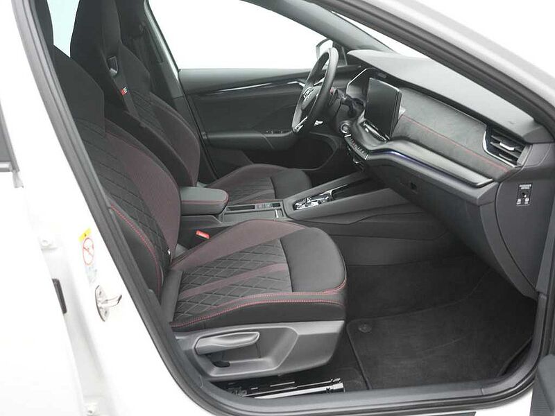 SKODA OCTAVIA DSG SHZ LED PDC KLIMA