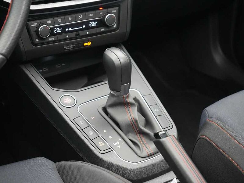 SEAT Ibiza FR DSG PANO LED KAM SHZ PDC