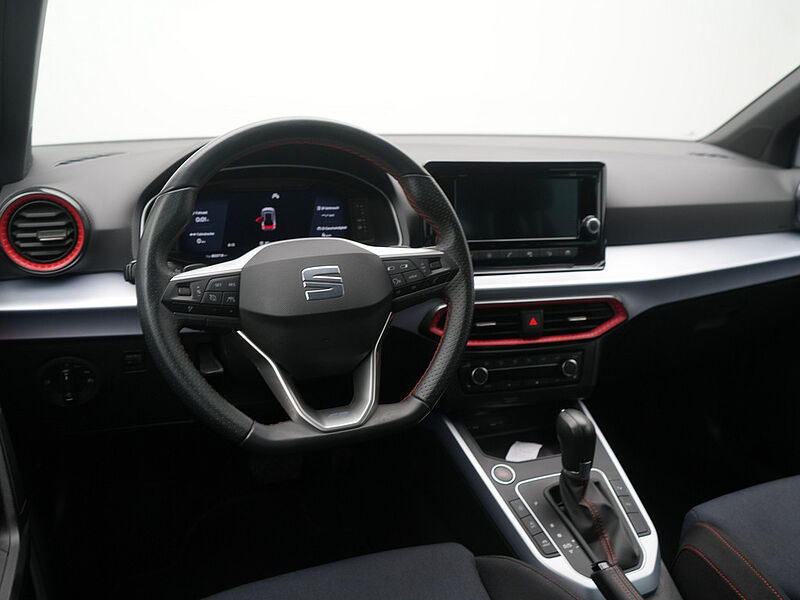 SEAT Arona FR LED DSG AHK SHZ KAM ACC PDC