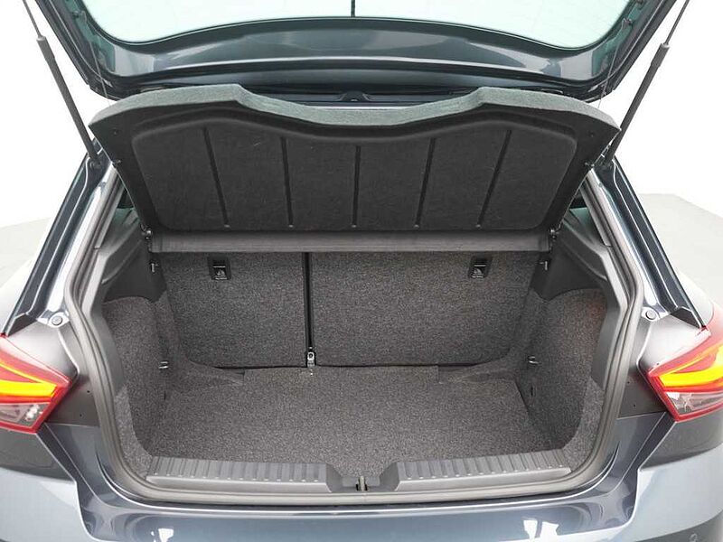 SEAT Ibiza DSG LED KAM PANO SHZ PDC