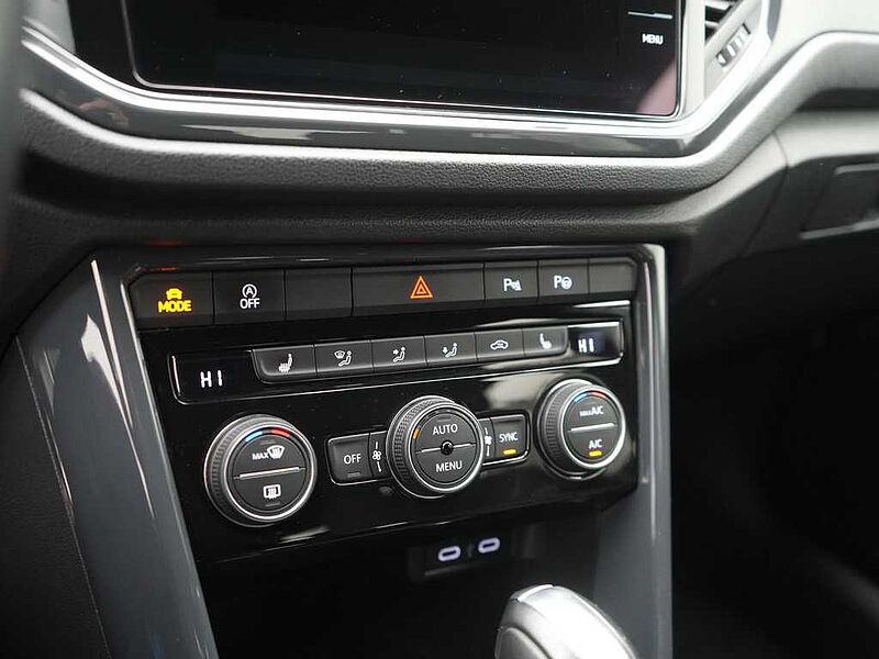 Volkswagen T-Roc DSG KAM AHK ACC LED SHZ KAM CARPLAY VIRT