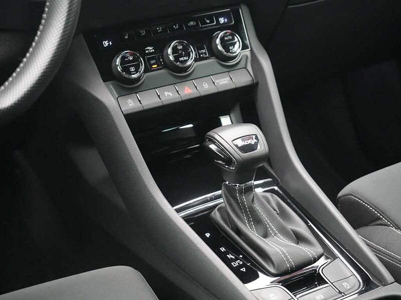 SKODA KAROQ Sportline DSG VIRT ACC AHK NAVI KAM SHZ