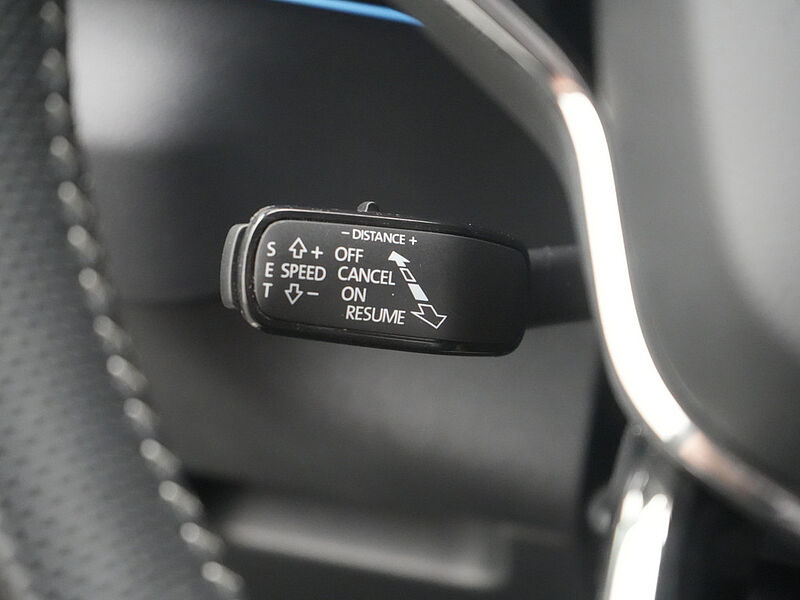 SKODA KAROQ Sportline DSG VIRT ACC AHK NAVI KAM SHZ