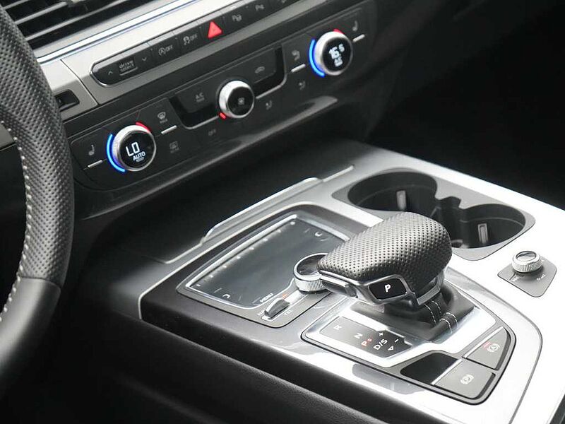 Audi Q7 50 quattro S line VIRT XENON AHK PDC ACC NAVI