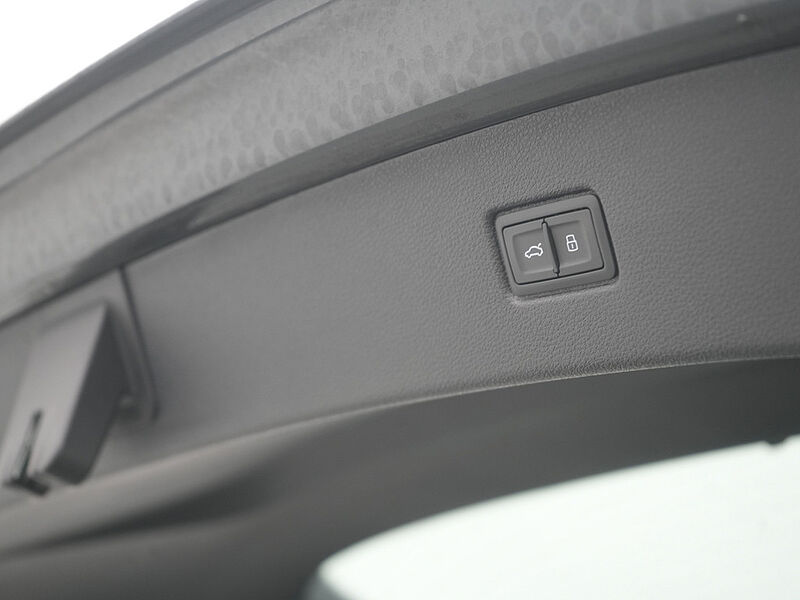 Audi Q7 50 quattro S line VIRT XENON AHK PDC ACC NAVI