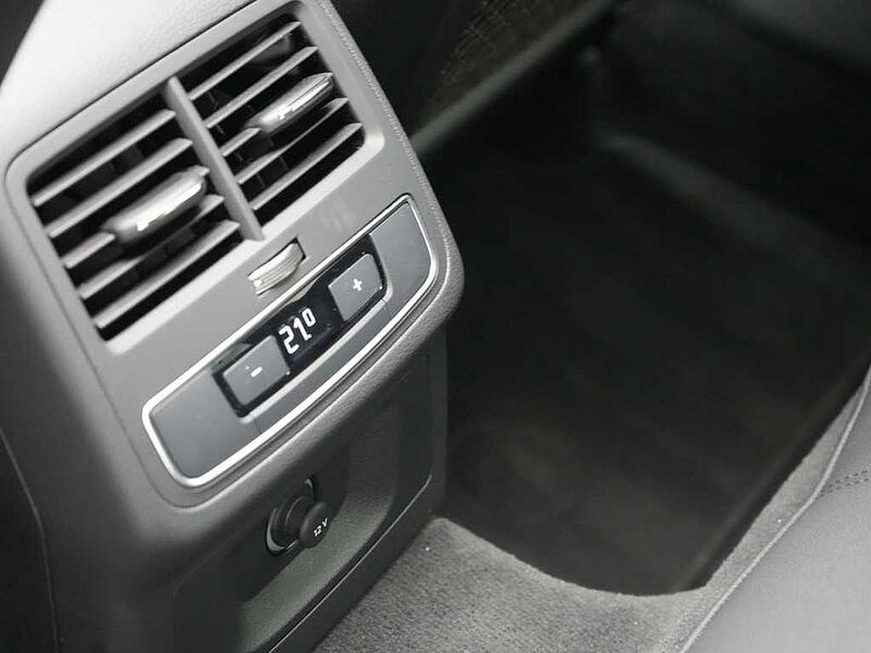 Audi A4 Avant S line ACC NAVI LEDER PANO KAM