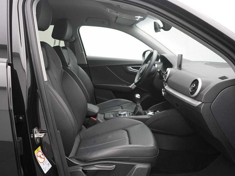 Audi Q2 35 S line LED KAM SHZ PDC KLIMA