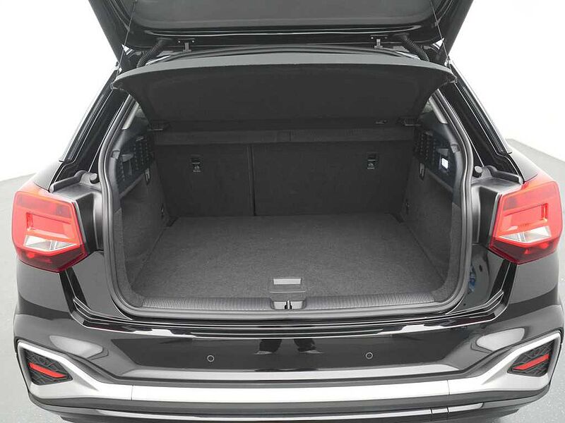 Audi Q2 35 S line LED KAM SHZ PDC KLIMA