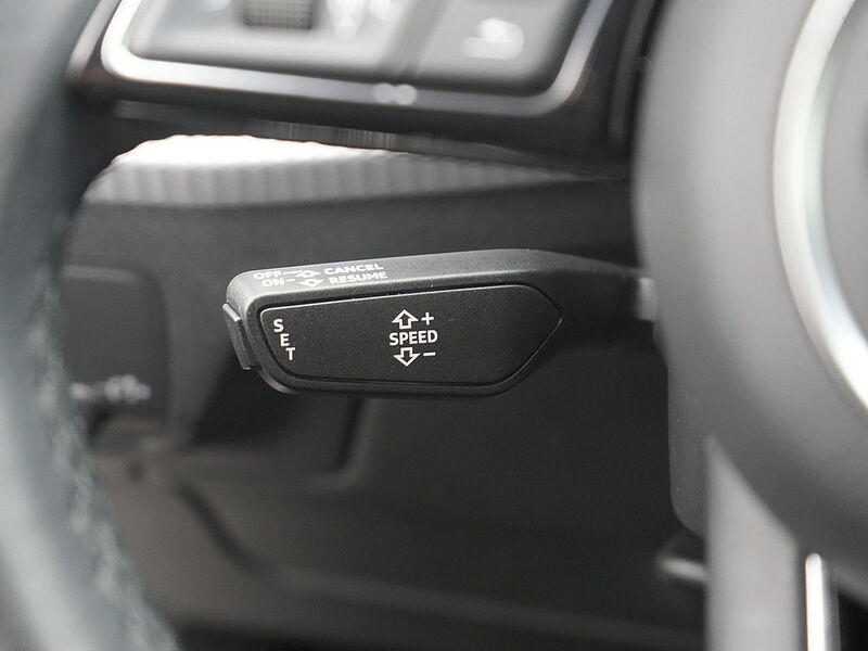 Audi Q2 35 S line LED KAM SHZ PDC KLIMA