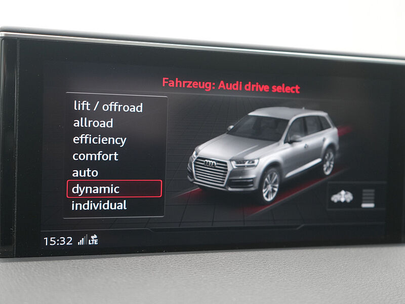 Audi Q7 50 quattro S line VIRT XENON PDC ACC NAVI