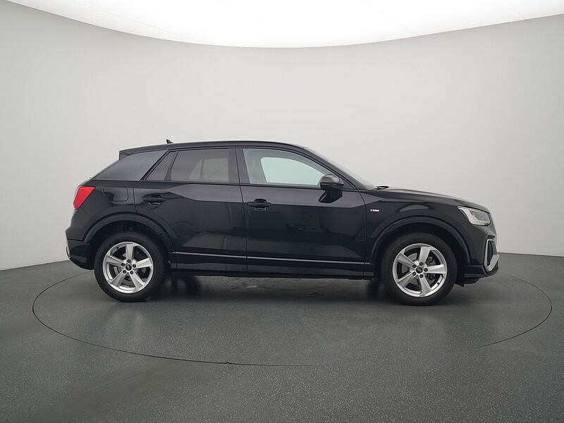Audi Q2 35 S line LED KAM AHK SHZ PDC KLIMA