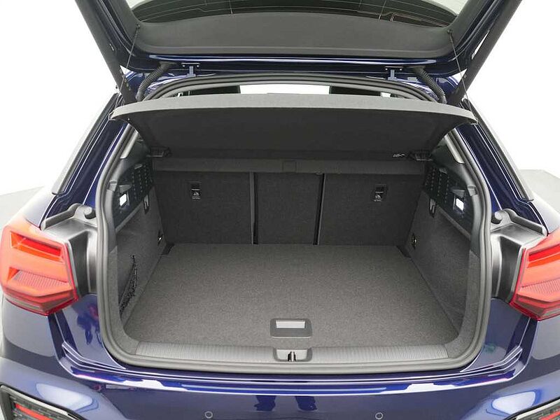 Audi Q2 advanced MATRIX SHZ AHK PDC KLIMA