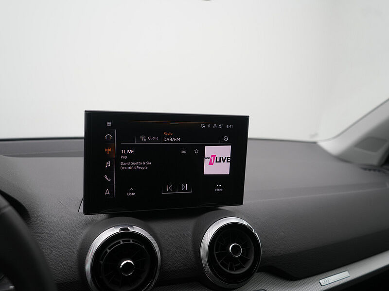 Audi Q2 advanced MATRIX SHZ AHK PDC KLIMA
