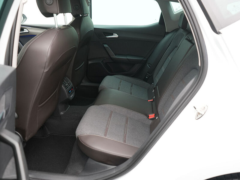 SEAT Leon Xcellence DSG APP CONNECT PDC VIRT NAVI